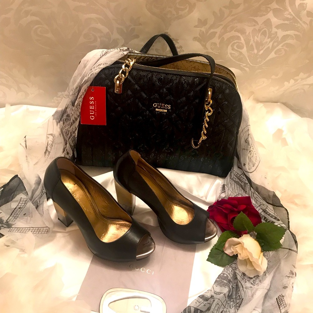 Gorgeous vintage genuine leather and wood heels 👠❤️